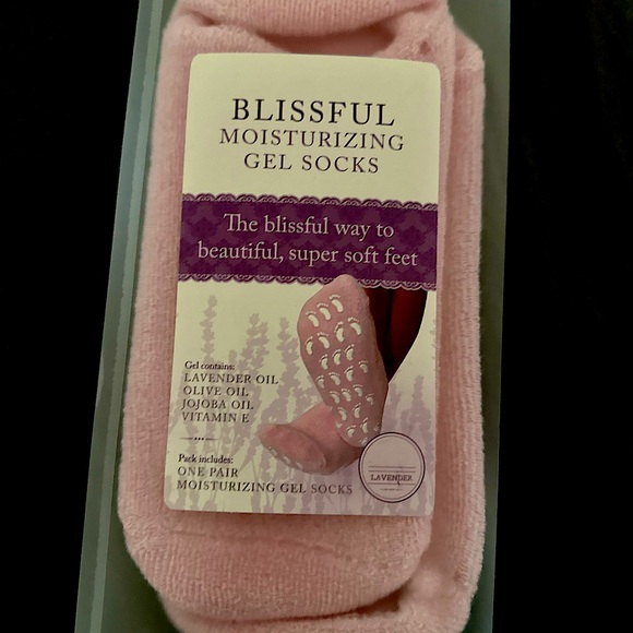 Other - PINK MOISTURIZING GEL SOCKS SELF ACTIVATING GEL TO REMOVE CRACKS FROM HEELS